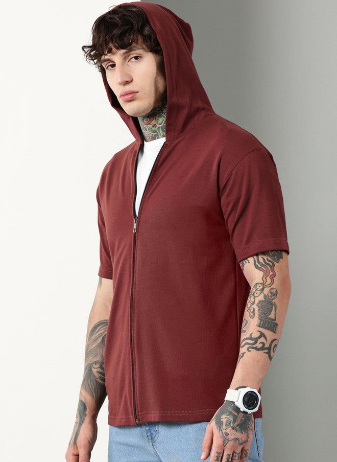 Own The Looks تي شيرت بقلنسوة للرجال من القطن الخالص، تملك المظهر - Image 3